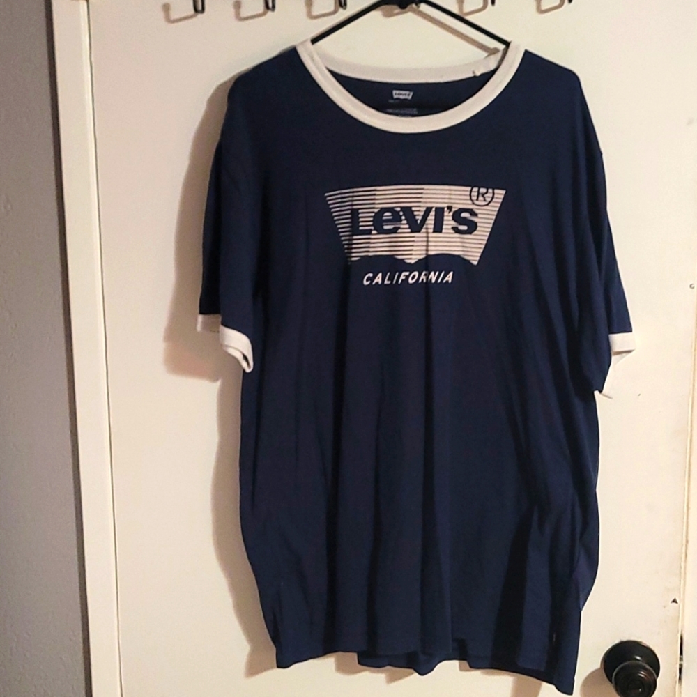 LEVI'S T-SHIRT